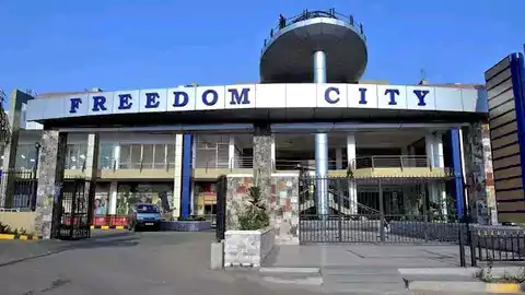 freedom_city_building